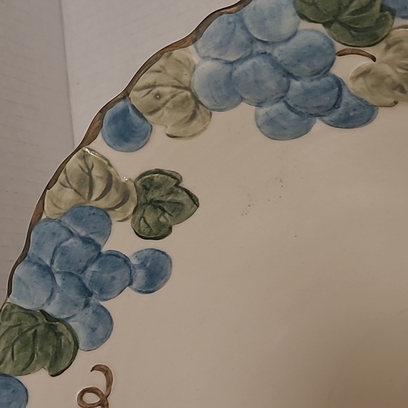 Vintage Metlox Poppytrail Large Bowl with Blue Grapes - Picture 6 of 16